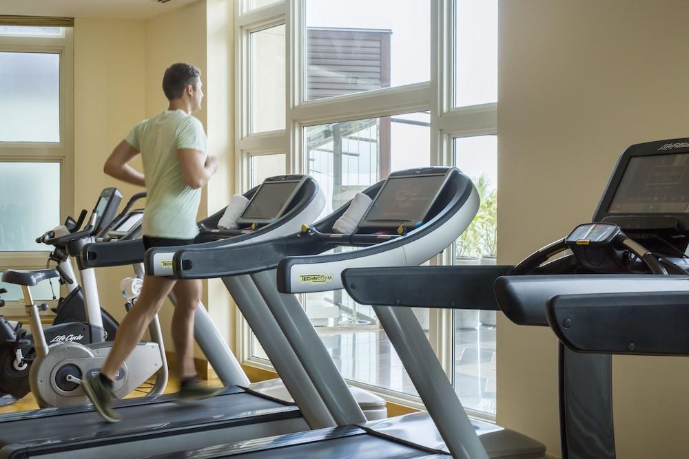 Four Seasons Hotel Dauhá Exteriér fotografie A treadmill
