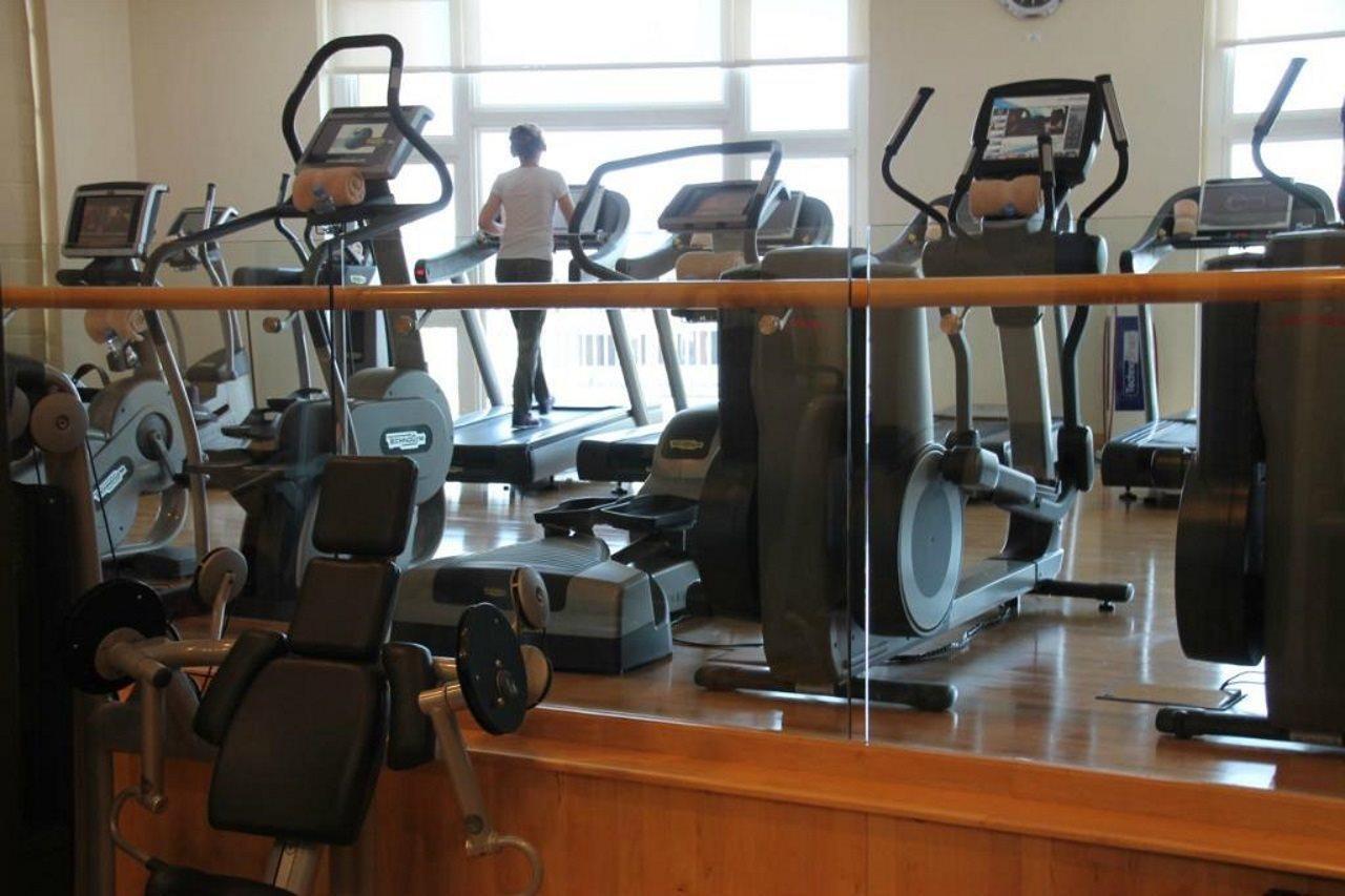 Four Seasons Hotel Dauhá Exteriér fotografie Elliptical cross trainer